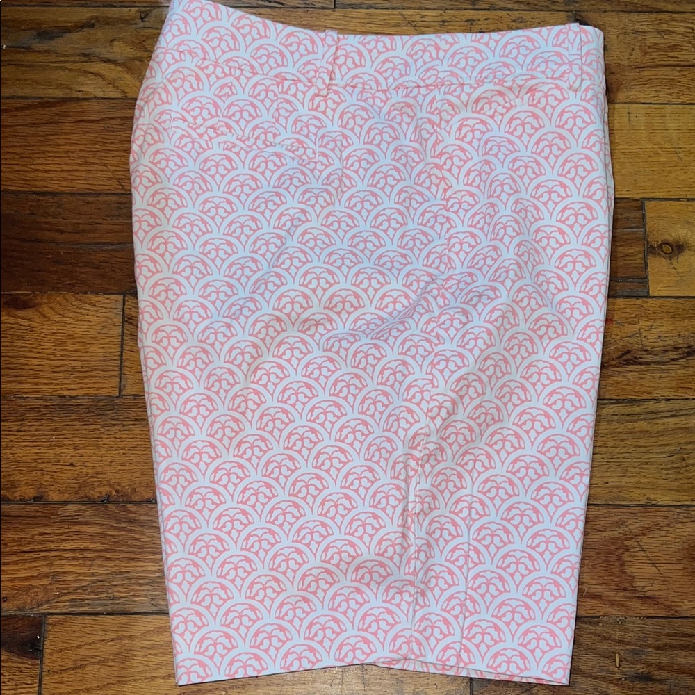 Talbots Pink and White Scallop-Print Perfect Short